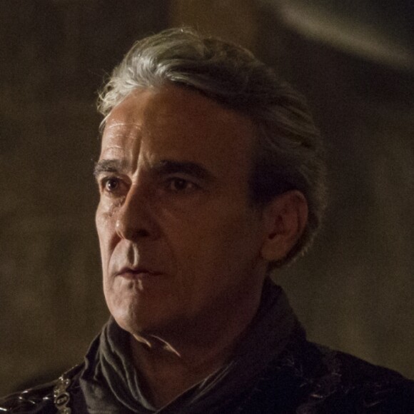 Otávio (Alexandre Borges) morre em confronto com Montemor nos últimos capítulos da novela 'Deus Salve o Rei'