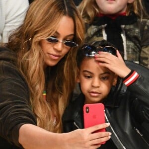 Beyoncé sempre é fotografada com a filha mais velha, Blue Ivy, em eventos