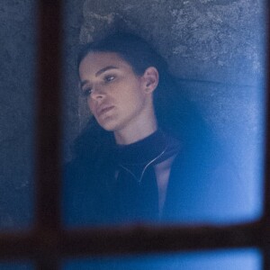 Catarina (Bruna Marquezine) é enforcada no último capítulo da novela 'Deus Salve o Rei'