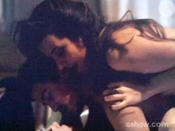 Camila Morgado, Jesuíta Barbosa e Bianca Müller estrelam cena de sexo em 'O Rebu'