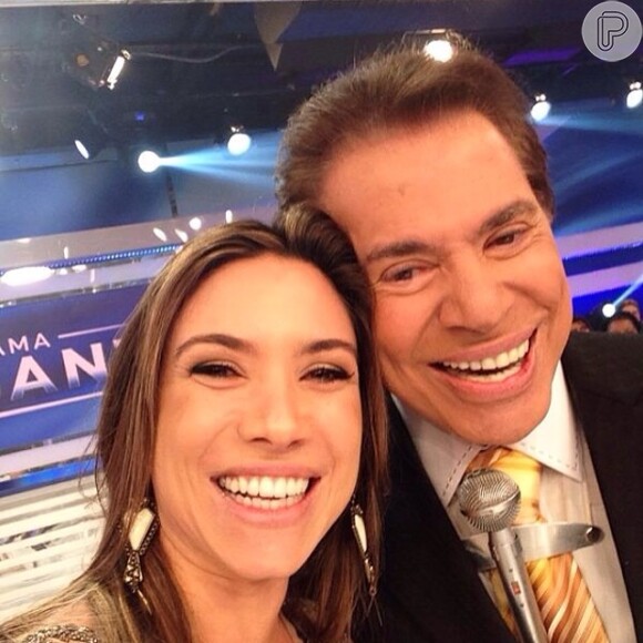 Silvio Santos faz selfie descontraído com a filha, Patrícia Abravanel