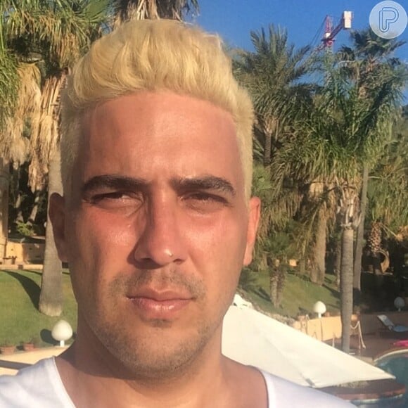 André Marques já tinha ficado loiro e mostrou o resultado da mudança em seu perfil no Instagram