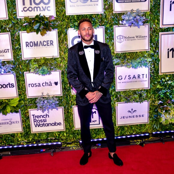 Neymar se declarou para namorada em aniversário: 'Preta, te desejo toda felicidade do mundo. Não é porque eu quero e, sim, porque você merece'