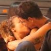Rafael Losso e Juliane Araújo são fotografados aos beijos na noite deste domingo, 5 de agosto de 2018