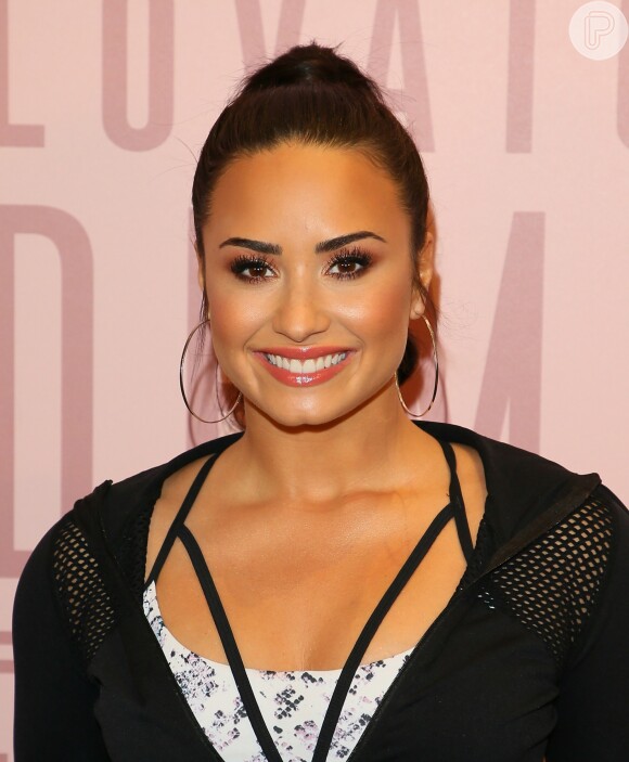 Os amigos de Demi Lovato estão preocupados em afastá-la de pessoas tóxicas após a overdose