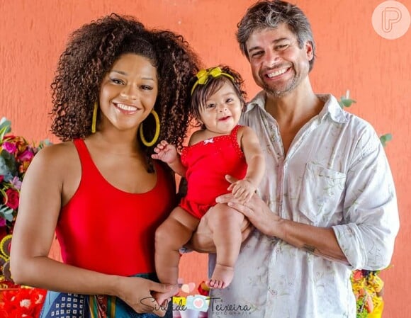 Juliana Alves e Ernani Nunes compartilham com fãs a rotina com Yolanda, de 10 meses