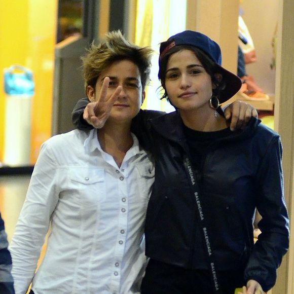 Nanda Costa escondeu o namoro com Lan Lanh por causa da profissão