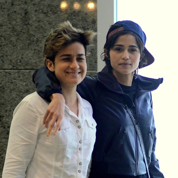 Nanda Costa e a namorada, Lan Lanh, passearam pelo shopping Rio Design Barra, na zona oeste do Rio, nesta segunda-feira, 6 de julho de 2018