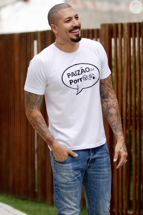 Fernando Medeiros divulgou o lançamento de sua linha de camisetas criada em parceria com a Dimona