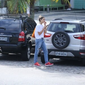 Sasha Meneghel é sempre clicada em looks cheios de estilo