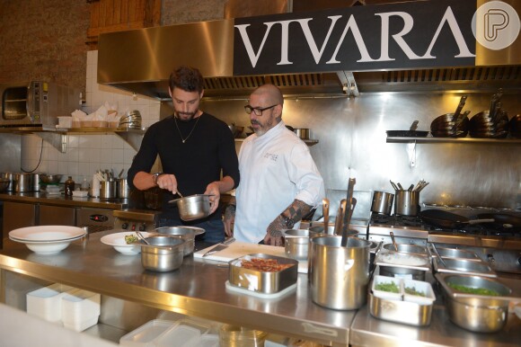 Cauã Reymond e Henrique Fogaça participaram do evento da Vivara no Jamile Restaurante, em São Paulo