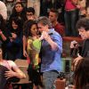 Fábio Assunção dança agarradinho com dançarina de Sidney Magal no 'Altas Horas'