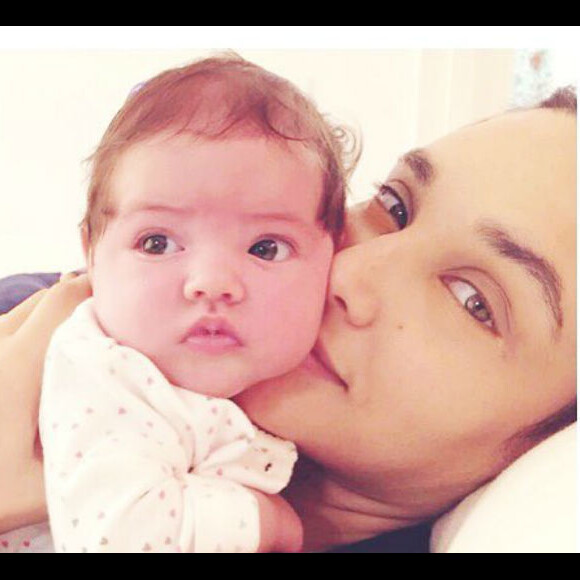 Débora Nascimento contou que a parte mais difícil foi arrumar a mala da filha, de 3 meses