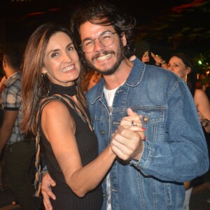 Túlio Gadêlha publicou uma foto no Instagram abraçando a namorada, Fátima Bernardes