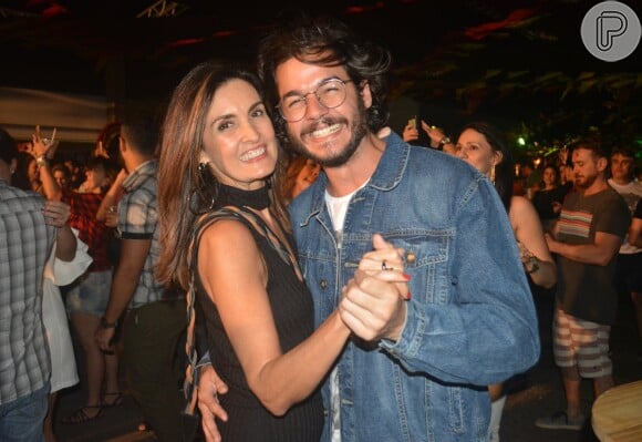 Túlio Gadêlha publicou uma foto no Instagram abraçando a namorada, Fátima Bernardes
