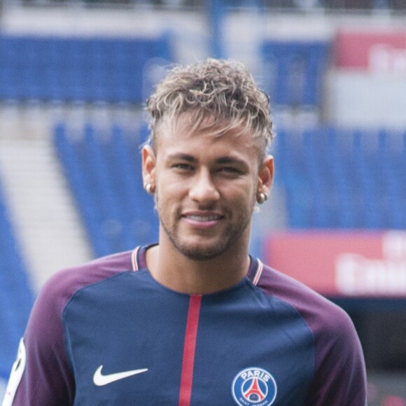 Neymar abriu o placar no jogo do PSG contra o Caen