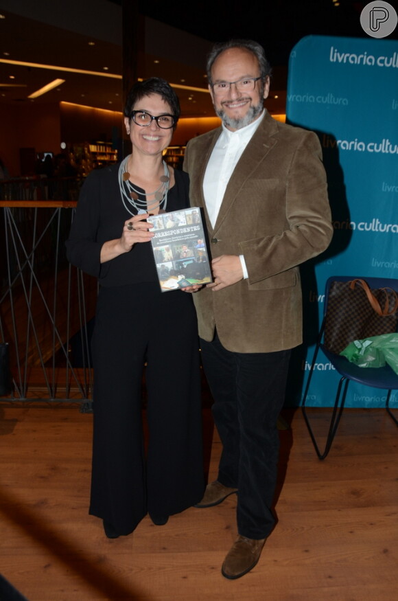 Sandra Annenberg e Ernesto Paglia no lançamento do livro 'Correspondentes', em São Paulo, nesta terça-feira, 14 de agosto de 2018