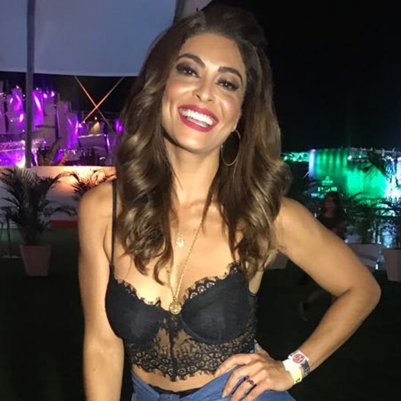 'Não vale a gente ficar se preocupando: 'será que hoje vai ter a hora H?'. Tem que se preocupar em estar bem e confortável. E aí, se por acaso, na hora H você estiver com um nude. Pelo amor de Deus, gente! Nude é vida', disse Juliana Paes