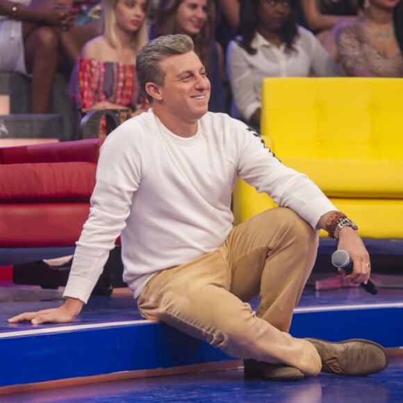 Ao responder sobre seu maior medo, Luciano Huck falou: 'Meu maior medo é de perder o controle do que posso fazer pelos meus filhos'