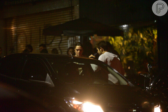 Juliana Paiva e Nicolas Prattes são vistos deixando restaurante japonês em São Paulo, na noite deste domingo, 19 de agosto de 2018