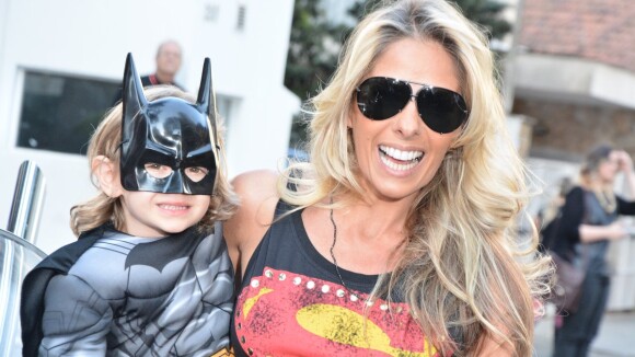 Vittorio, filho de Adriane Galisteu, se veste de Batman para festejar 4 anos