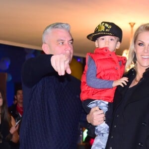 Ana Hickmann homenageou a família com uma tatuagem na costela