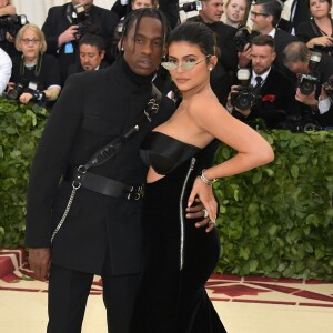 Kylie Jenner falou sobre seu relacionamento com Travis Scott em entrevista