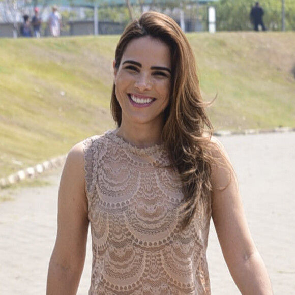 'Então, no auge da animação, fechou, e pessoa bêbada não tem discernimento de limites e eu ficava pedindo 'só mais um pouquinho'. Chegou uma hora que o moço me pegou pelos braços e me levou', recordou Wanessa Camargo