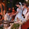 Camila Queiroz e Klebber Toledo se casam em cerimônia em hotel luxuoso