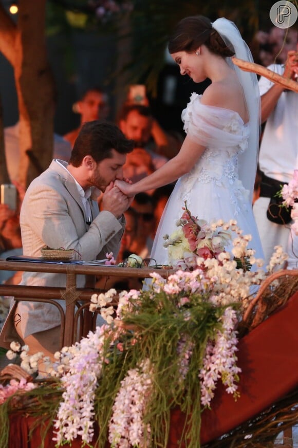 Camila Queiroz e Klebber Toledo se casam em cerimônia em Jericoacoara, no Ceará, em 25 de agosto de 2018