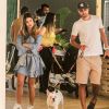 Sthefany Brito e o marido, Igor Raschkovsky, curtem passeio com cachorro, no Shopping Fashion Mall, neste domingo, 26 de agosto de 2018
