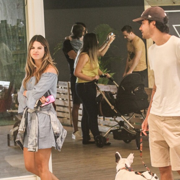 Sthefany Brito foi presenteada com o novo cachorro em maio, no Dia das Mães: 'Meu coração parece que vai sair pela boca de tanta felicidade'