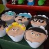 Tatá Werneck encomendou bolos, cupcakes, trufas e outros docinhos com o rosto dos personagens do seriado 'Chaves'