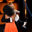 Naomi Campbell  abraça  Queen Latifah  