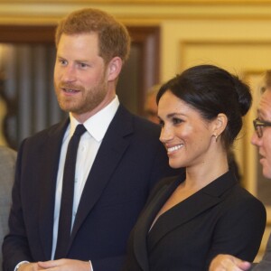 Meghan Markle escolheu um vestido avaliado em R$ 1.760