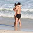 Priscila Fantin curtiu dia de praia com o namorado, Bruno Lopes