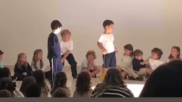 Neymar mostrou o filho, Davi Lucca, dançando em escola com amigos nesta sexta-feira, 31 de agosto de 2018