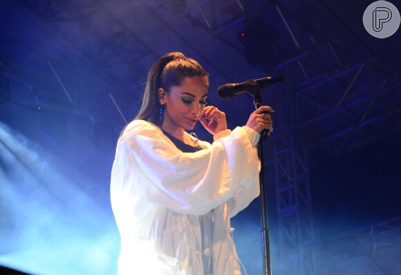 Anitta contou que planeja parceria com a cantora Dua Lipa