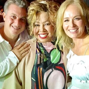 Alcione fez show na festa de aniversário de Luciano Huck no fim de semana