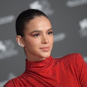 Bruna Marquezine preferiu deixar a boca com pouca maquiagem