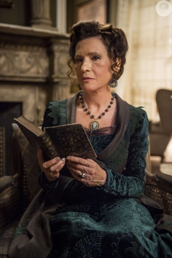 Lady Margareth (Natália do Vale) entrega mentira sobre sua loucura ao rever a filha, Briana (Bruna Spínola) na reta final da novela 'Orgulho e Paixão'