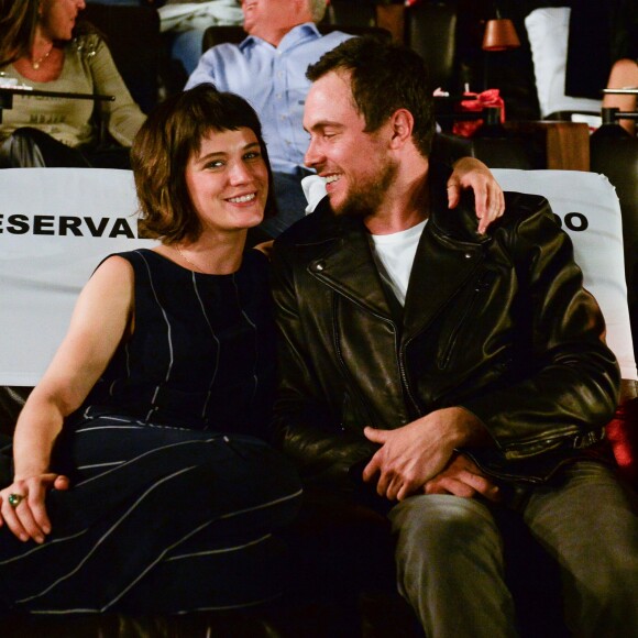 Sergio Guizé evita publicar fotos com Bianca Bin na rede social