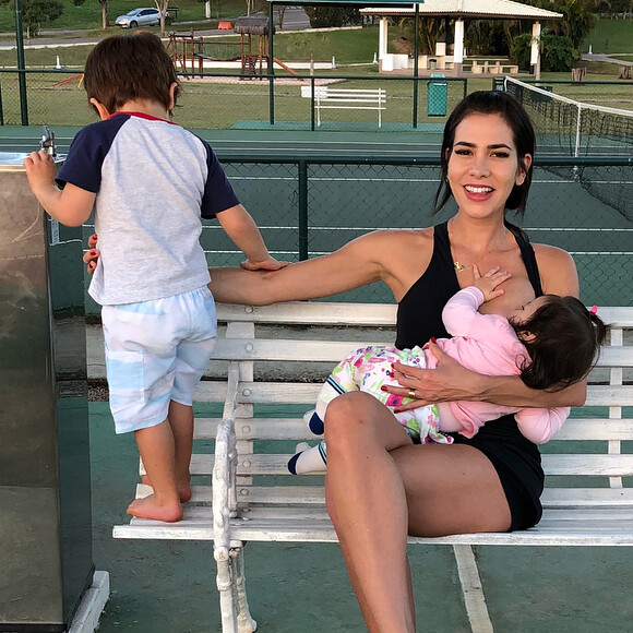 Adriana Sant'Anna não expõe os rostos dos filhos, Rodrigo e Linda, nas redes sociais