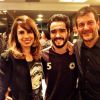 Roberto Birindelli posa com Caio Blat e Maria Ribeiro, ambos colegas de elenco em 'Império'