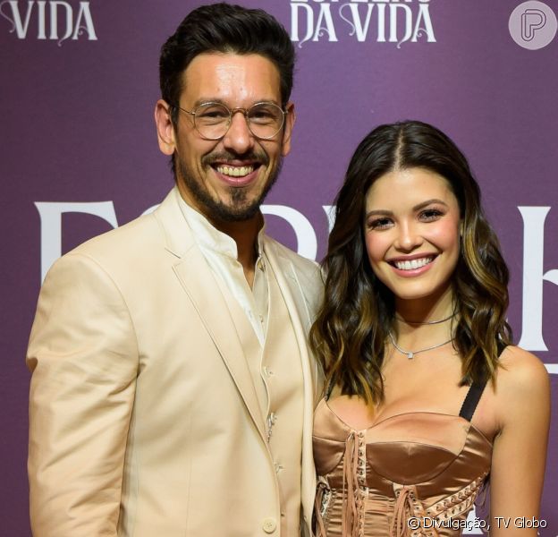 Par em novela, Vitória Strada e João Vicente negam romance. 'Solteira', esclarece atriz Purepeople