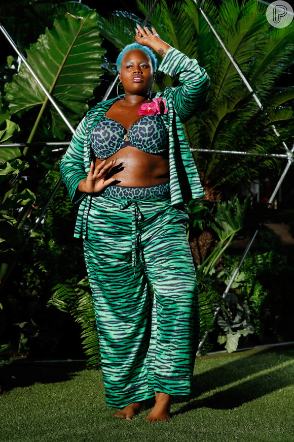 Semana de Moda de Nova York: look da Savage x Fenty em animal print de fundo colorido