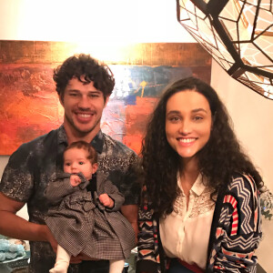 Bella, filha Débora Nascimento e José Loreto, completou 5 meses