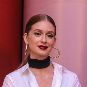 Marina Ruy Barbosa disse que a tecnologia ajuda amenizar saudade do marido