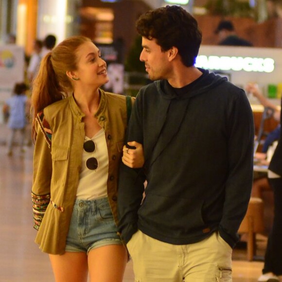 Marina Ruy Barbosa contou como dribla distância em casamento com Xandinho Negrão