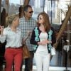 Marina Ruy Barbosa almoça com os pais no Rio de Janeiro e é flagrada sem aliança de compromisso. A atriz não está mais namorando o ator Klebber Toledo (12 de agosto de 2014)